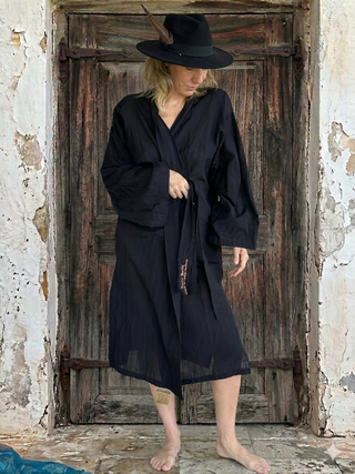 Handloom Virgin Cotton Kimono from Sri Lanka | Black & Gold (SIZE: M)