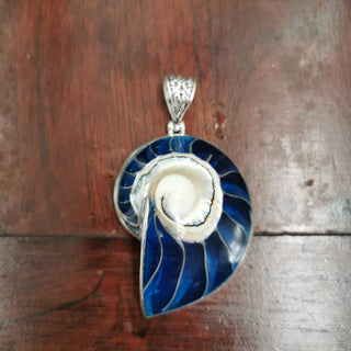 Handmade Shell & Silver Pendent (Blue)