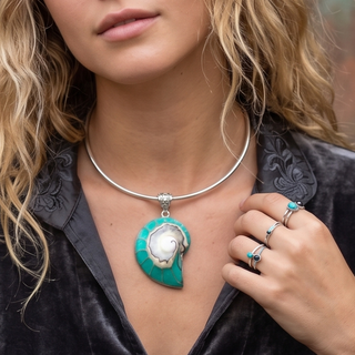 Handcrafted Shell Collar Necklace | Green