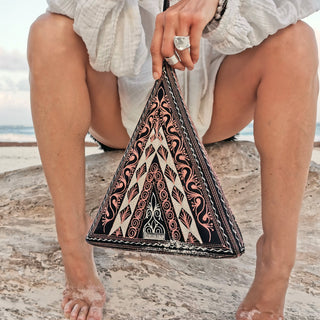 Gusi Pyramid Clutch Product Pyramid Banda Bags