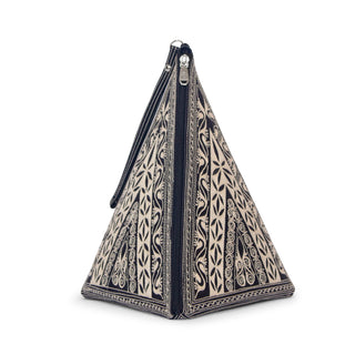 Hitam Pyramid Clutch Product Pyramid Banda Bags